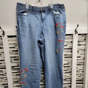 Style & Co size 14 embroidered women's curvey boyfriend jeans